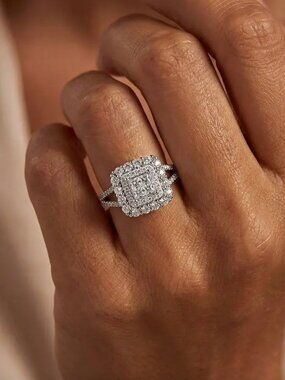 NEW 18k White Gold Diamond Ring Band Large Cushion Cut Diamond Ring